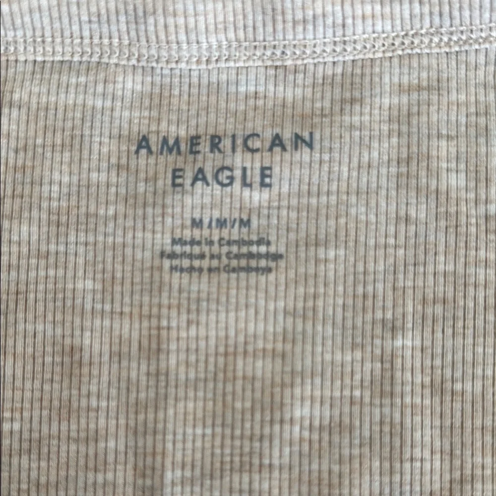 *NWT* American Eagle Beige Henley Top - Picture 6 of 6